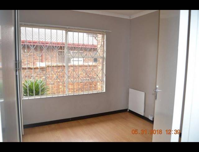 3 BEDROOM TOWNHOUSE FOR SALE IN PETERSFIELD